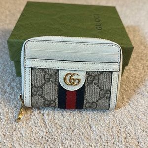 Gucci small zip wallet with box